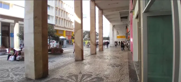 Loja / Salão / Ponto Comercial à venda, 42m² no Centro, Curitiba