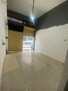 Loja / Salão / Ponto Comercial com 1 Quarto para alugar, 46m² no Aterrado, Volta Redonda