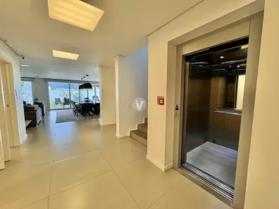 Casa de Condomínio com 4 Quartos à venda, 700m² no Camobi, Santa Maria