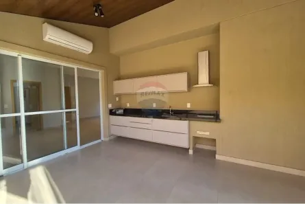Casa de Condomínio com 3 Quartos para alugar, 156m² no , Cravinhos