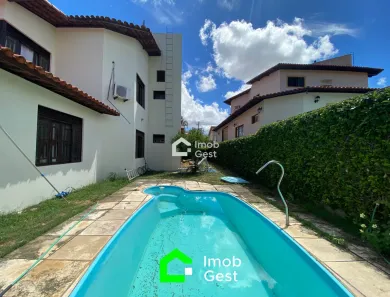 Casa de Condomínio com 3 Quartos para alugar, 247m² no Candelária, Natal