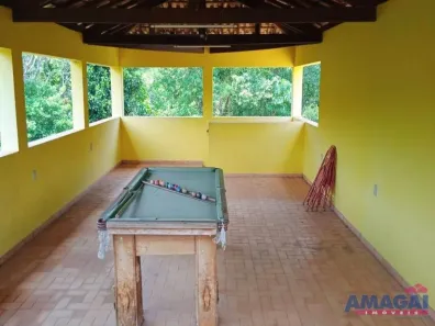 Fazenda / Sítio / Chácara com 2 Quartos à venda, 550m² no , Igaratá