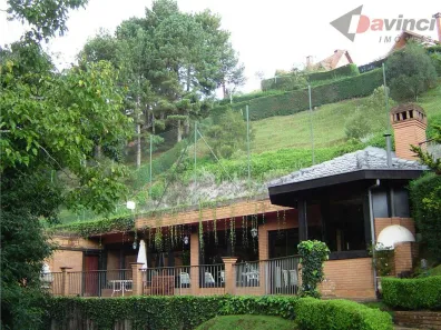 Casa de Condomínio com 5 Quartos para alugar, 380m² no Lot Véu da Noiva, Campos do Jordão