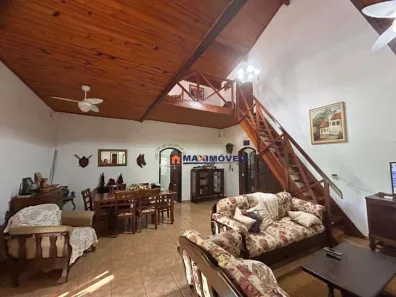 Fazenda / Sítio / Chácara com 8 Quartos para venda ou aluguel, 1000m² no Cachoeira, Atibaia