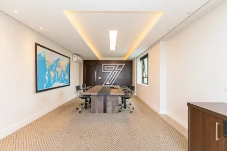Andar / Laje corporativa à venda, 202m² no Centro, Curitiba