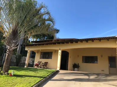 Fazenda / Sítio / Chácara com 3 Quartos à venda, 180m² no Alvorada, Ibiporã