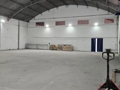 Galpão / Depósito / Armazém para alugar, 1000m² no Presidente Altino, Osasco