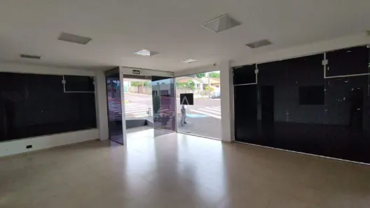 Conjunto Comercial / Sala para alugar, 82m² no Jardim Parizzotto, Toledo