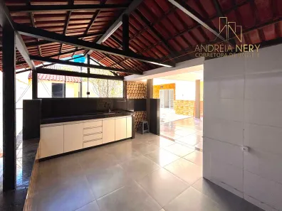 Casa de Condomínio com 2 Quartos para alugar, 250m² no Região dos Lagos, Brasília