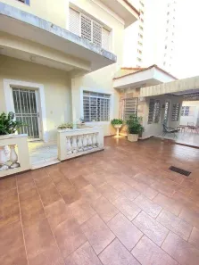 Sobrado com 4 Quartos para venda ou aluguel, 670m² no Centro, Araçatuba