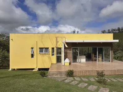 Fazenda / Sítio / Chácara com 3 Quartos à venda, 136m² no Centro, Guararema