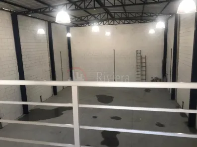 Galpão / Depósito / Armazém à venda, 250m² no Varadouro, São Sebastião