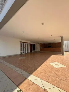 Sobrado com 4 Quartos para alugar, 569m² no Jardim São Carlos, Sorocaba