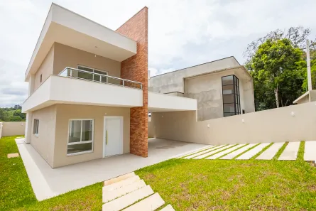 Sobrado com 4 Quartos à venda, 182m² no Jardim Daher, Campina Grande do Sul