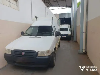 Galpão / Depósito / Armazém à venda, 424m² no Nossa Senhora da Abadia, Uberaba
