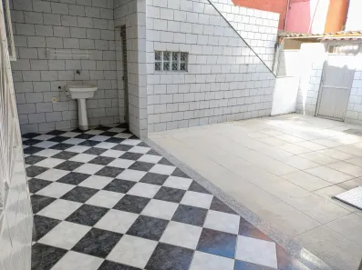Casa de Vila com 2 Quartos para alugar, 58m² no Centro, Nilópolis