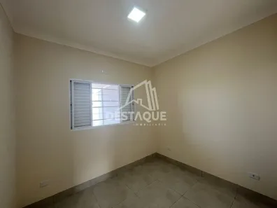 Casa com 2 Quartos para alugar, 150m² no , Regente Feijó