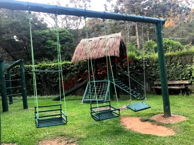 Casa de Condomínio com 5 Quartos para venda ou aluguel, 700m² no , Campos do Jordão