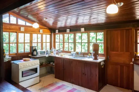Fazenda / Sítio / Chácara com 4 Quartos à venda, 200m² no Santo Antônio, Duque de Caxias
