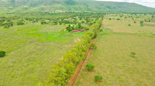 Fazenda / Sítio / Chácara com 3 Quartos à venda, 3600000m² no , Arinos