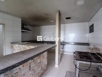 Galpão / Depósito / Armazém para venda ou aluguel, 430m² no Guarujá, Montes Claros
