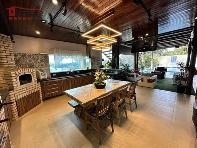 Sobrado com 4 Quartos à venda, 750m² no Centro, Igaratá