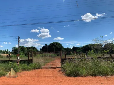 Fazenda / Sítio / Chácara com 3 Quartos à venda, 5000m² no Chácara Lourdes Meireles, Valparaíso de Goiás