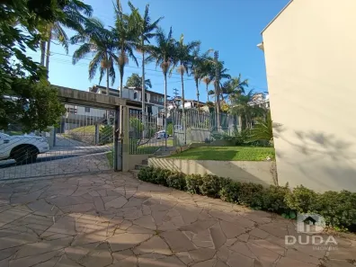 Casa com 4 Quartos para alugar, 371m² no Mina Brasil, Criciúma