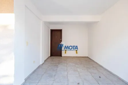 Casa com 3 Quartos para alugar, 180m² no Bacacheri, Curitiba