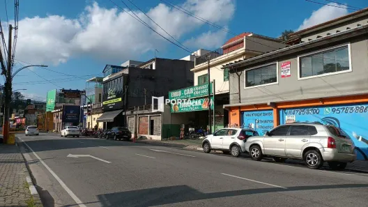 Casa Comercial para alugar, 231m² no Tingidor, Embu das Artes