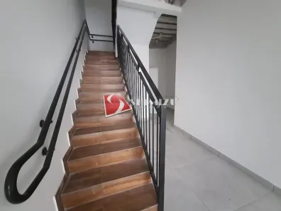 Conjunto Comercial / Sala para alugar, 75m² no Jardim Alvorada, Maringá