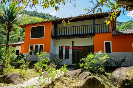Fazenda / Sítio / Chácara com 4 Quartos à venda, 400m² no Cachoeiros, Macaé
