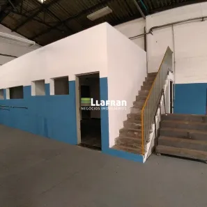 Galpão / Depósito / Armazém para alugar, 480m² no Parque Laguna, Taboão da Serra