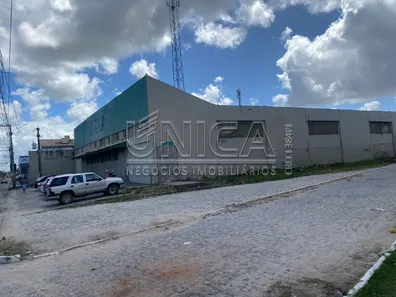 Galpão / Depósito / Armazém à venda, 2100m² no Rosa Elze, São Cristóvão