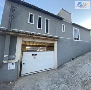 Sobrado com 3 Quartos à venda, 425m² no Vila Dona Fina, Campo Largo