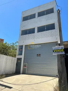 Loja / Salão / Ponto Comercial à venda, 335m² no Laranjeiras, Caieiras