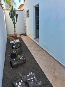 Sobrado com 4 Quartos à venda, 1000m² no Centro, Holambra