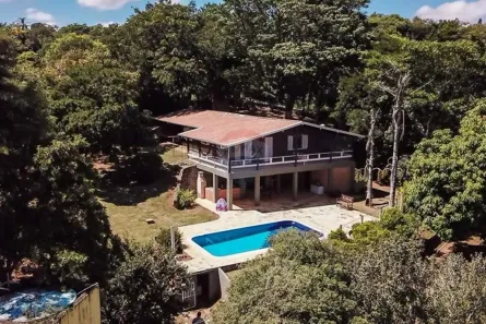 Fazenda / Sítio / Chácara com 3 Quartos à venda, 325m² no Maracanã, Jarinu