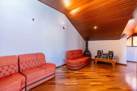 Sobrado com 3 Quartos à venda, 245m² no Bom Retiro, Curitiba