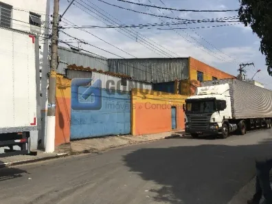 Galpão / Depósito / Armazém para alugar, 915m² no Piraporinha, Diadema