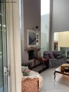 Casa de Condomínio com 4 Quartos para venda ou aluguel, 300m² no Vila Oliveira, Mogi das Cruzes