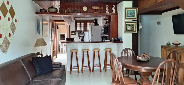 Casa de Condomínio com 2 Quartos para alugar, 75m² no Manguinhos, Armação dos Búzios