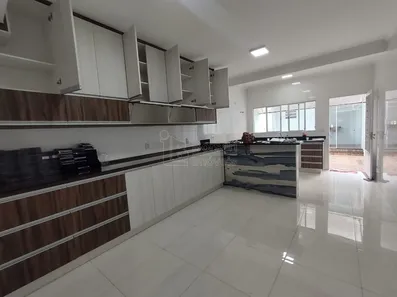 Sobrado com 2 Quartos à venda, 138m² no Jardim Quitandinha, Araraquara