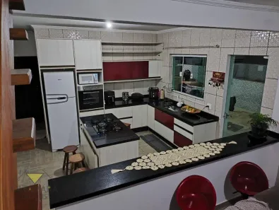 Fazenda / Sítio / Chácara com 4 Quartos para alugar, 150m² no Jardim São Pedro, Mogi das Cruzes