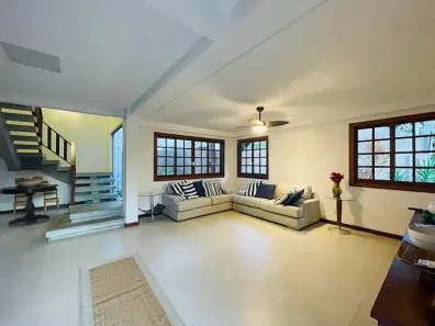 Casa de Condomínio com 6 Quartos para venda ou aluguel, 256m² no , Mata de São João