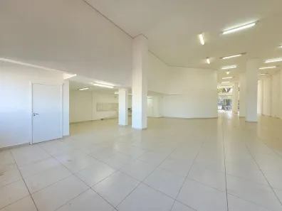 Conjunto Comercial / Sala para alugar, 296m² no Zona 08, Maringá
