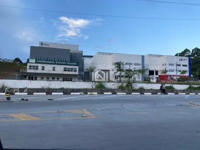 Galpão / Depósito / Armazém para venda ou aluguel, 1000m² no Jardim Planalto, Carapicuíba