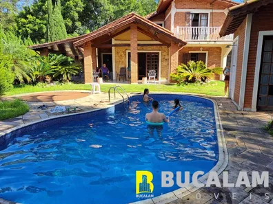 Casa de Condomínio com 3 Quartos para venda ou aluguel, 1547m² no Jardim dos Ipês, Embu das Artes