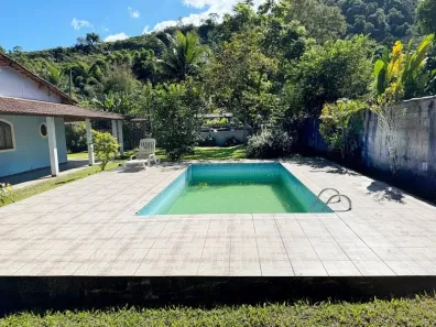 Fazenda / Sítio / Chácara com 4 Quartos à venda, 720m² no Centro, Cachoeiras de Macacu
