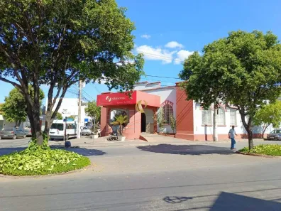 Prédio Inteiro à venda, 1650m² no Centro, Sete Lagoas